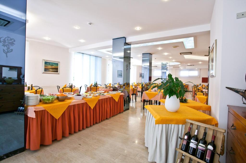 Hotel Thea Bellaria-Igea Marina Exterior foto